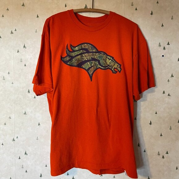 Denver Bronco's T-shirt With Camo Logo - Picture 1 of 4